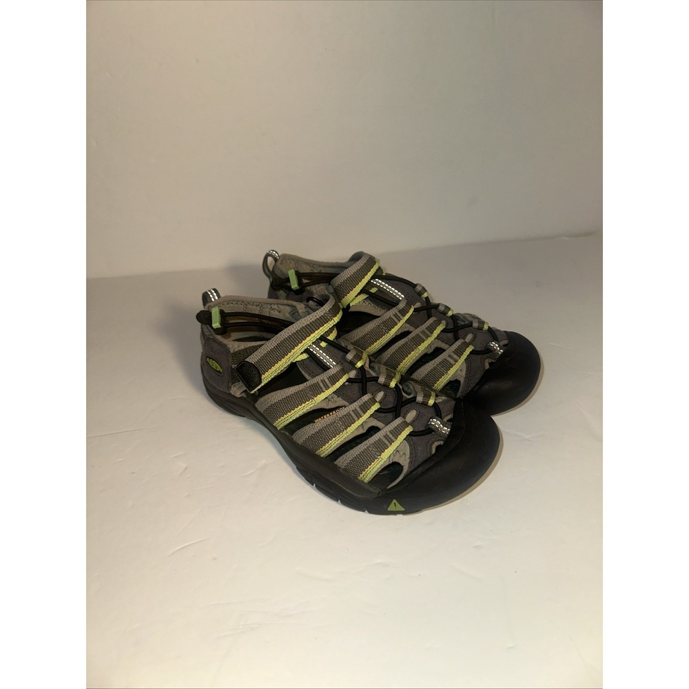 Keen Whisper Gray Green Strappy Closed Toe Water Sport Sandals Womens Size 6